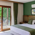 West House Exclusive Hotel *