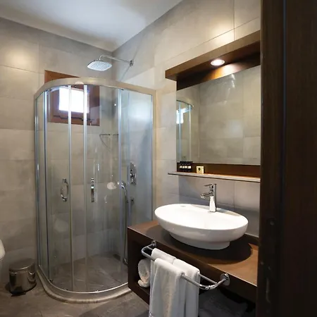 West House Exclusive Hotel *