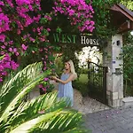 Hotel West House Exclusive