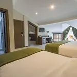 Szálloda West House Exclusive