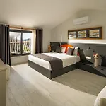 West House Exclusive Szálloda