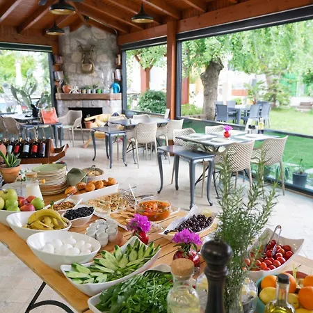 West House Exclusive فندق