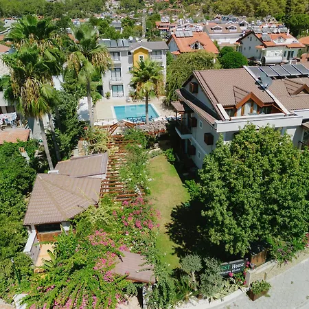 West House Exclusive Hotel *