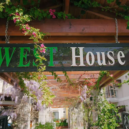 West House Exclusive * غوجيك