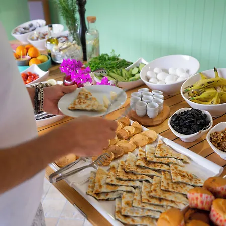 West House Exclusive Hotel *