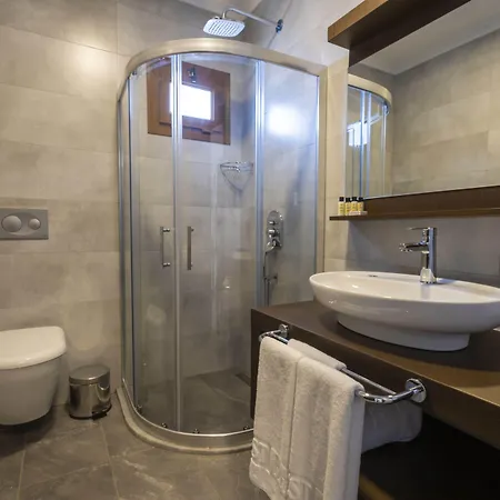 West House Exclusive فندق غوجيك