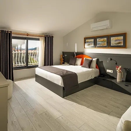 West House Exclusive فندق