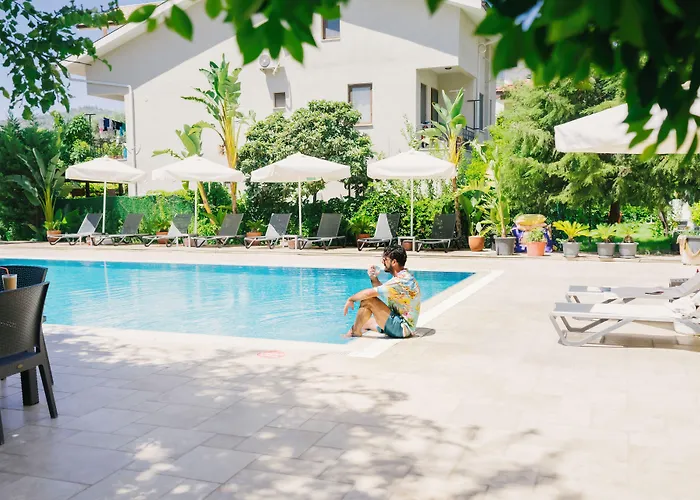 West House Exclusive Hotell *